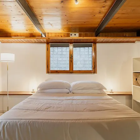 Duplex Trastevere With Courtyard Apartament *