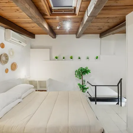 Duplex Trastevere With Courtyard Apartament