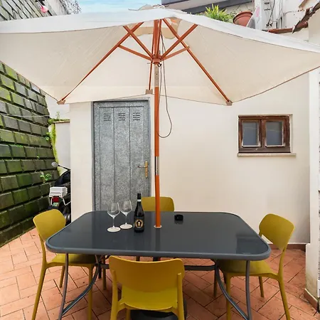 Duplex Trastevere With Courtyard Apartament
