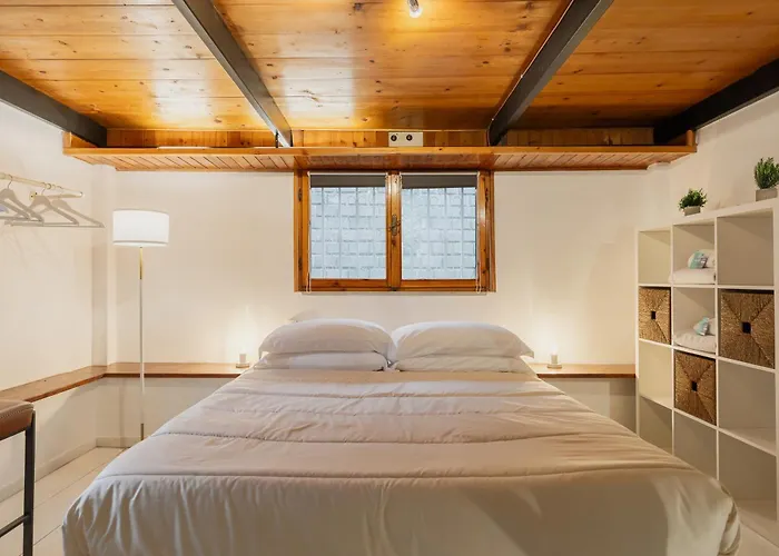 Duplex Trastevere With Courtyard Apartment *