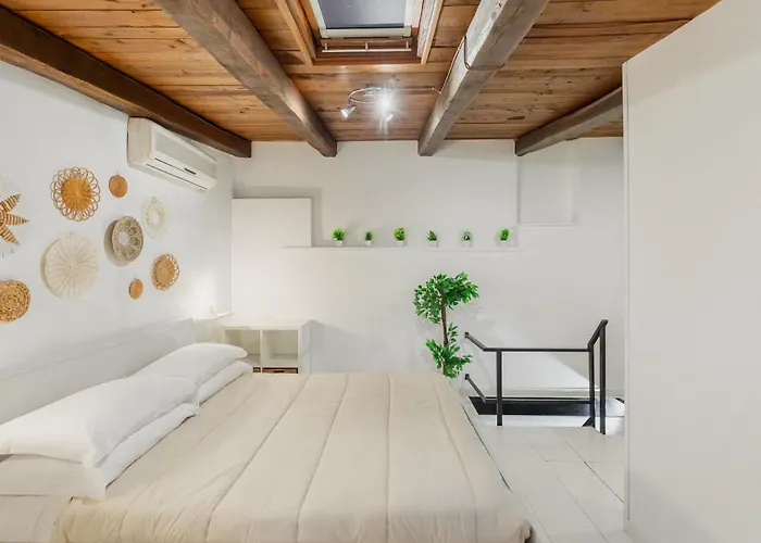 Duplex Trastevere With Courtyard Apartment