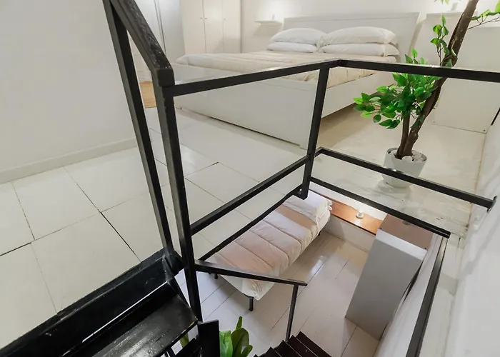 Duplex Trastevere With Courtyard Apartment Rome