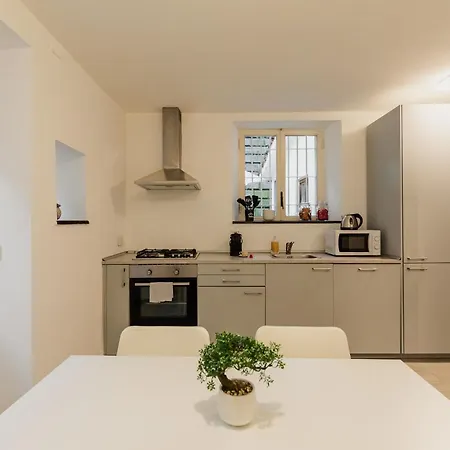 Duplex Trastevere With Courtyard Apartmán Řím
