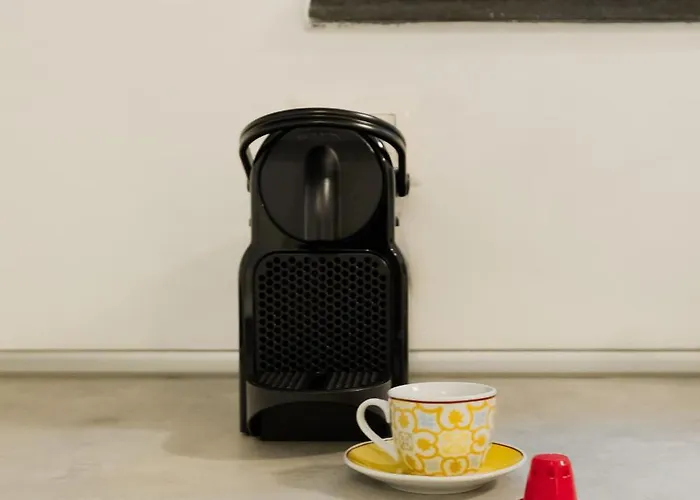 דירה Duplex Trastevere With Courtyard רומא