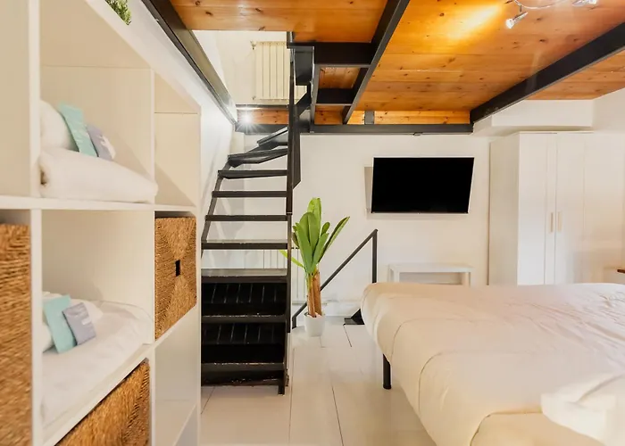 Duplex Trastevere With Courtyard דירה רומא