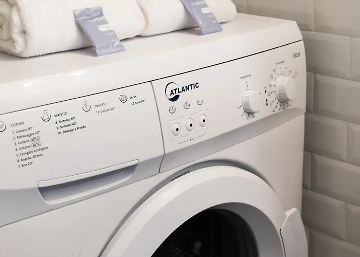 Duplex Trastevere With Courtyard * רומא