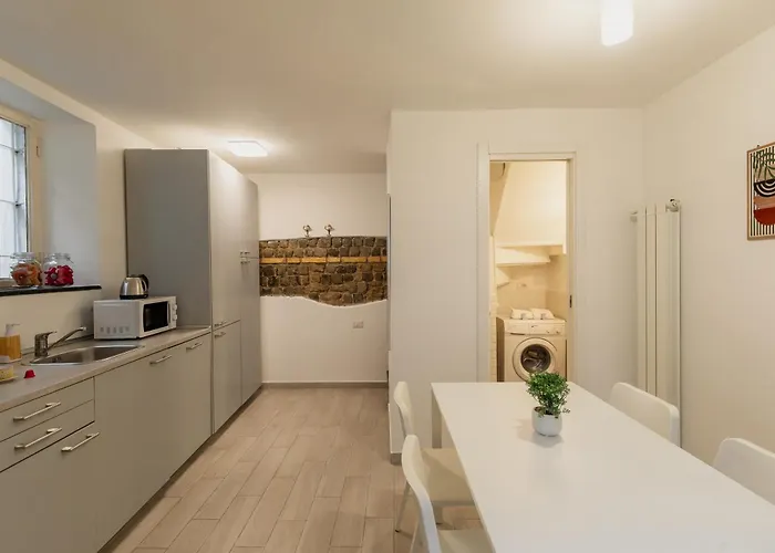 Duplex Trastevere With Courtyard * Roma